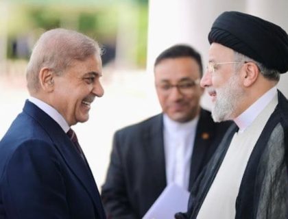 ایرانی صدر رئیسی اور وزیر اعظم شہباز نے دہشت گردی کے خلاف مشترکہ کوششوں پر اتفاق کیا۔