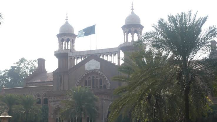 LHC نے مزید اسکول بسوں کا حکم دیا اور ٹائر جلانے والے پلانٹس کے خلاف کریک ڈاؤن کیا۔