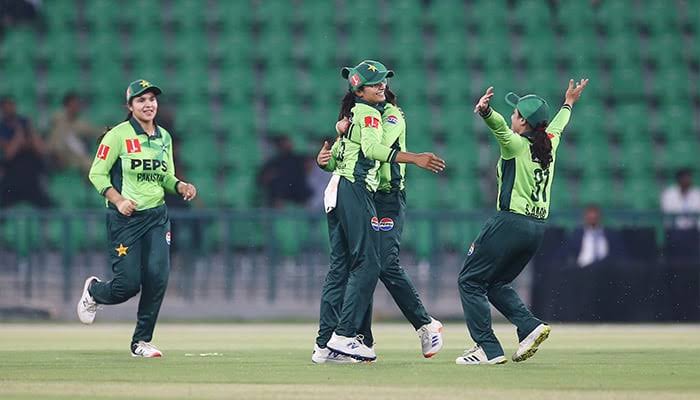 پاکستان نے آئی سی سی ویمنز ورلڈ کپ کوالیفائر میں تھائی لینڈ کو شکست دے کر جگہ بنا لی
