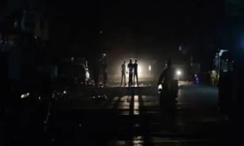 بھارتی فضائی حملے کے بعد حکام نے راولپنڈی میں بلیک آؤٹ کا حکم دے دیا۔