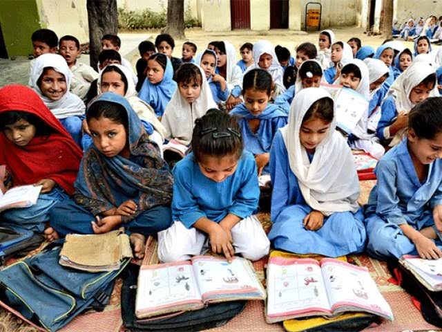 پنجاب میں اچانک گرمیوں کی تعطیلات کے شیڈول میں تبدیلی