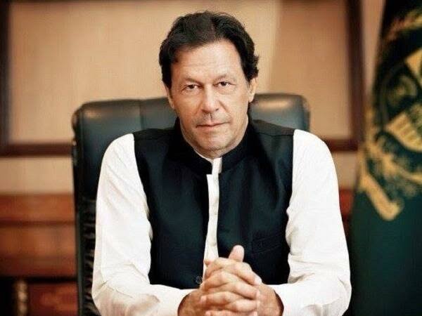 عمران ڈیل کو مسترد کرتے ہیں، پاکستان کے مفاد میں بات چیت کے لیے تیار ہیں