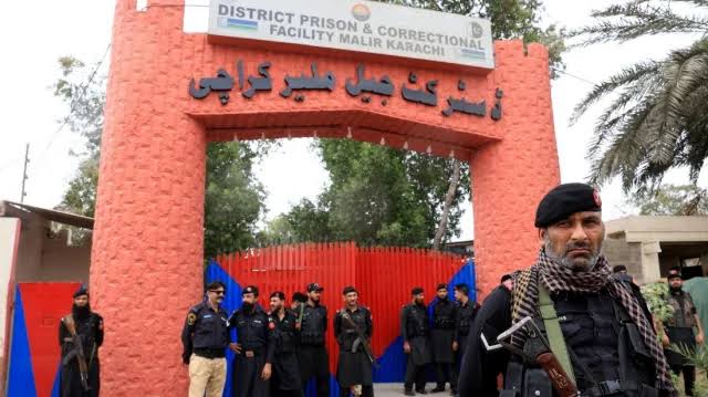 کراچی کی ملیر جیل سے 216 میں سے کم از کم 87 قیدیوں کو دوبارہ پکڑ لیا گیا۔