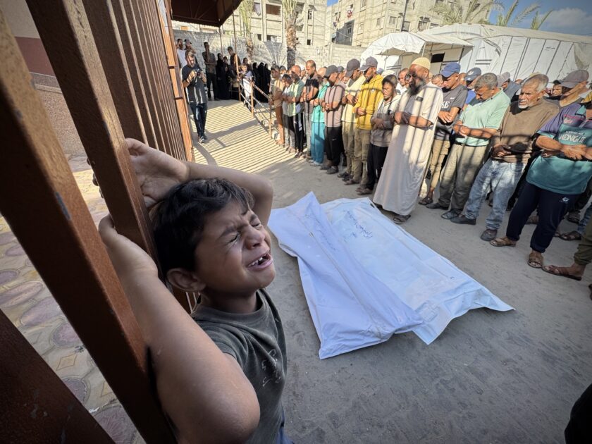 غزہ پر اسرائیلی حملوں میں کم از کم 35 فلسطینی شہید ہو گئے۔