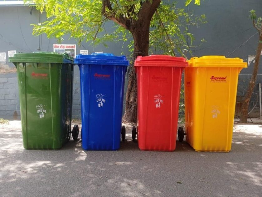 پنجاب میں رنگ برنگے کوڑے دان کے بغیر سکولوں کے لیے سخت سزائیں