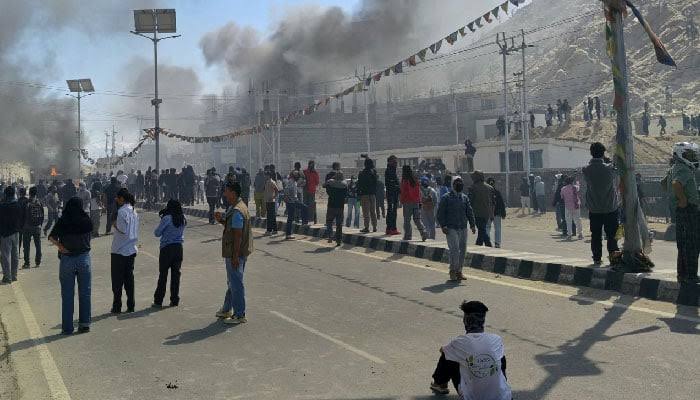 مقبوضہ کشمیر میں خودمختاری کے لیے لداخ کے احتجاج میں پانچ افراد