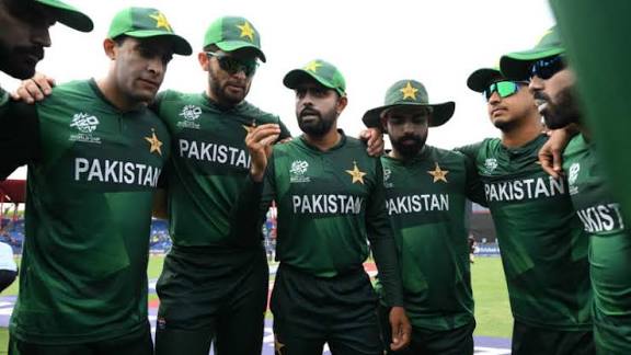 پی سی بی نے بیرون ملک ٹی 20 لیگز کے لیے کھلاڑیوں کے این او سی معطل کر دیے: رپورٹ