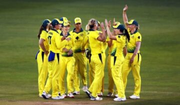 کرکٹ آسٹریلیا کا کہنا ہے کہ خواتین کے ورلڈ کپ کے دو ارکان کو بھارت میں ’نامناسب طریقے سے چھوا‘ گیا۔