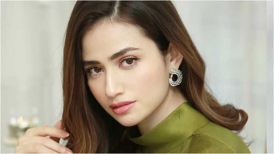 جعلی ثناء جاوید کے فیس بک پیج نے لاکھوں فالوورز کے ذریعے اصلی کو پیچھے چھوڑ دیا۔