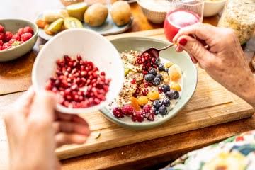 کھانے کی اقسام عمر رسیدہ بالغوں میں خوشی اور تندرستی کو بڑھا سکتی ہیں