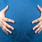 چھپی ہوئی پیٹ کی چربی جو خاموشی سے آپ کے دماغ کو بڑھا دیتی ہے۔