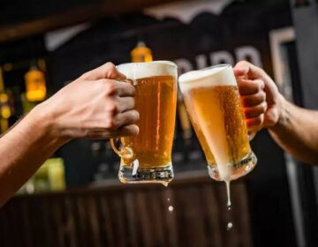 ذرائع کا کہنا ہے کہ سعودی عرب شراب کی مزید دکانیں کھولے گا۔