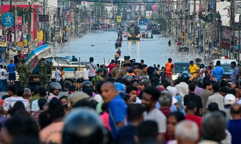 پاکستان کا کہنا ہے کہ بھارت طوفان سے متاثرہ سری لنکا کی امداد روک رہا ہے۔ سمندر کے ذریعے 200 ٹن بھیجتا ہے۔