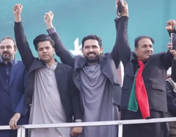 ’ہم مل کر حقی آزادی پر قبضہ کریں گے‘: وزیراعلیٰ آفریدی نے پی ٹی آئی کے حامیوں سے کہا کہ احتجاج کی کال دی گئی تو تیار رہیں