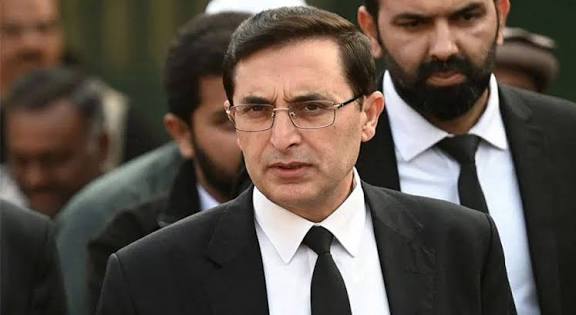 پی ٹی آئی کے بیرسٹر گوہر کی آئی ایس پی آر کی ’مایوس کن‘ بریفنگ کے بعد کشیدگی کم کرنے کی اپیل