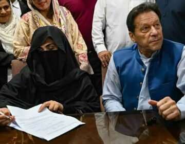 توشہ خانہ 2 کیس میں عمران خان اور بشریٰ بی بی کو 17 سال قید کی سزا سنادی گئی۔