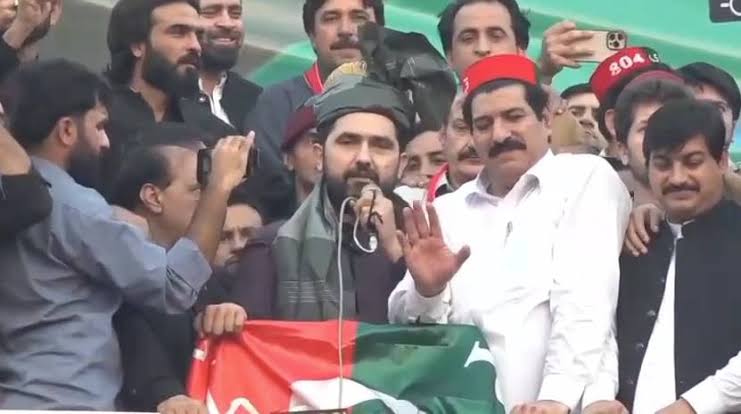 کے پی کے وزیراعلیٰ آفریدی نے حکومت کی مذاکراتی پیشکش پر شکوک و شبہات کا اظہار کیا، کہتے ہیں پی ٹی آئی کی اسٹریٹ موومنٹ شروع کرنے کی کوششیں جاری ہیں۔