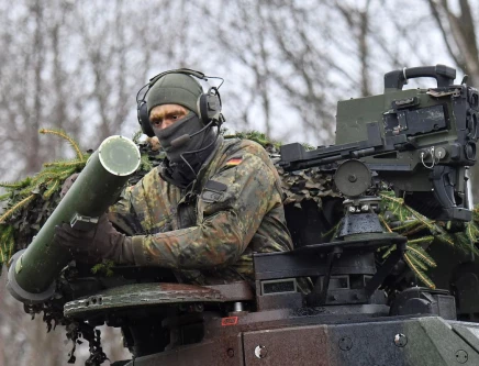 حکام کا کہنا ہے کہ امریکہ نے یورپ کی قیادت میں نیٹو کے دفاع کے لیے 2027 کی آخری تاریخ مقرر کی ہے۔