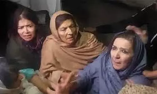 ’ظلم، ناانصافی‘: پی ٹی آئی کی اڈیالہ جیل کے باہر پولیس کی تازہ کارروائی کی مذمت