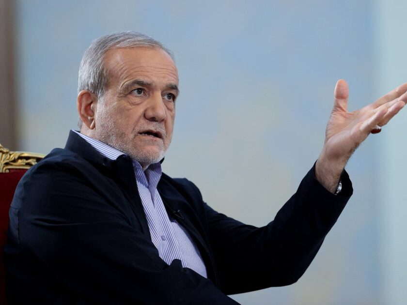 ایرانی صدر نے سیکیورٹی فورسز کو مظاہرین کے خلاف کریک ڈاؤن نہ کرنے دیا۔