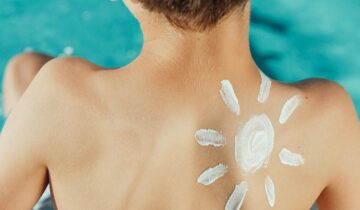 سائنس دانوں نے دریافت کیا کہ سن برن کس طرح چھپے ہوئے کینسر کے سلسلہ کے رد عمل کو متحرک کرتا ہے۔