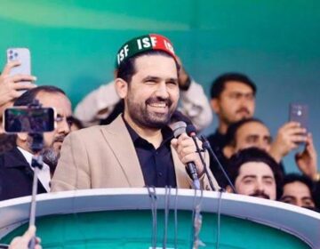 کے پی کے وزیراعلیٰ نے مرکز کو نشانہ بنایا، کہا کہ اگر حکومت دہشت گردی کا خاتمہ چاہتی ہے تو وہ ہمارے ساتھ بیٹھیں گے