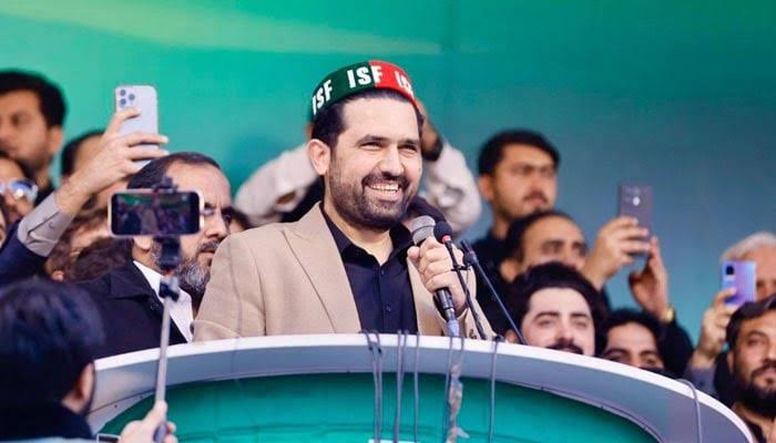 کے پی کے وزیراعلیٰ نے مرکز کو نشانہ بنایا، کہا کہ اگر حکومت دہشت گردی کا خاتمہ چاہتی ہے تو وہ ہمارے ساتھ بیٹھیں گے