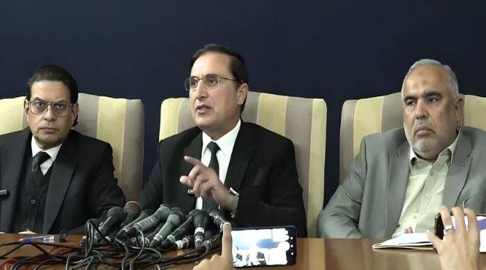 پی ٹی آئی نے ’دہشت گردوں کے سہولت کار‘ کا لیبل لگنے پر برہمی کا اظہار کرتے ہوئے کہا کہ معاملے پر سیاست نہیں ہونی چاہیے