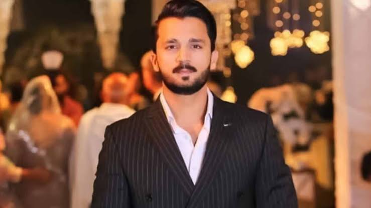 رجب بٹ کی سوشل میڈیا سے اچانک گمشدگی نے مداحوں کو پریشان کر رکھا ہے۔