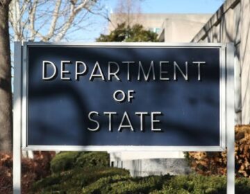 محکمہ خارجہ کا کہنا ہے کہ امریکہ 75 ممالک کے لیے ویزا پروسیسنگ معطل کر دے گا۔