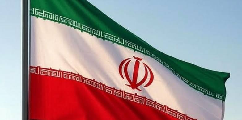 ایران کے سینیئر اہلکار کا کہنا ہے کہ ایران کسی بھی حملے کو 'ہمارے خلاف ہمہ گیر جنگ' سمجھے گا۔