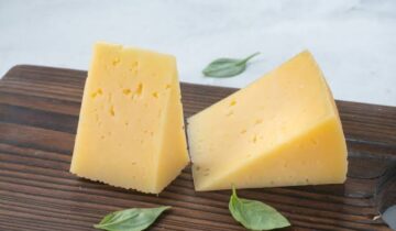 کیا پنیر کھانے سے آپ کے ڈیمنشیا کا خطرہ کم ہو سکتا ہے؟