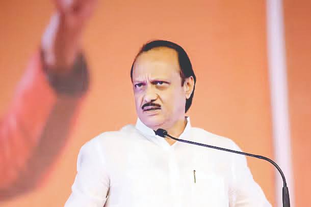 ٹی وی چینلز کا کہنا ہے کہ ہندوستان کے مہاراشٹر کے نائب وزیر اعلیٰ طیارہ حادثے میں ہلاک ہو گئے۔