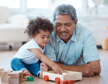 پوتے کے ساتھ وقت گزارنے کا حیرت انگیز دماغی فائدہ