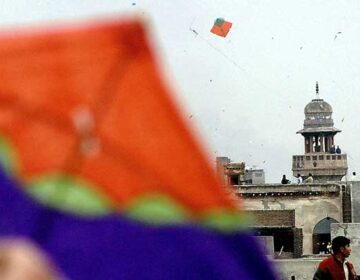 18 سال کے طویل وقفے کے بعد لاہور کے آسمان پر رنگوں کا ہنگامہ