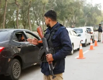 پاک افغان کشیدگی کے دوران کراچی کو ہائی الرٹ پر رکھنے پر پولیس نے پبلک سیفٹی ایڈوائزری جاری کردی