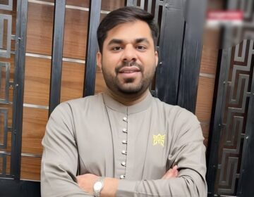 رپورٹر زین ملک چھت سے گر کر جان کی بازی ہار گیا۔