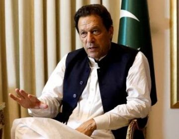 پی ٹی آئی کا کہنا ہے کہ حکومت کی خاموشی، عمران کی صحت کے بارے میں وضاحت کا فقدان عوام کی پریشانی میں اضافہ کر رہا ہے
