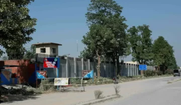 عمران سے ملاقات پی ٹی آئی کی پہنچ سے باہر...