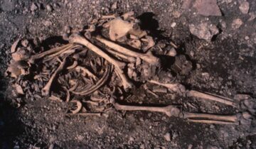 5,500 سال پرانی قبروں نے پتھر کے زمانے کے خاندان کے حیران کن راز ظاہر کر دیے