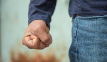 کیا انسان قدرتی طور پر متشدد ہیں؟ سائنسدانوں نے طویل عرصے سے رکھے ہوئے مفروضوں کو چیلنج کیا۔