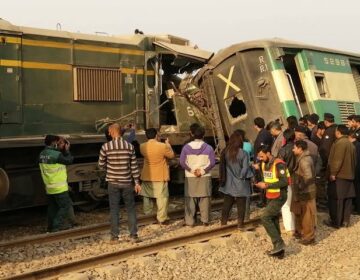 بہاولپور کے قریب تیزگام ایکسپریس پٹری سے اتر گئی، 26 زخمی، ایک کی حالت نازک