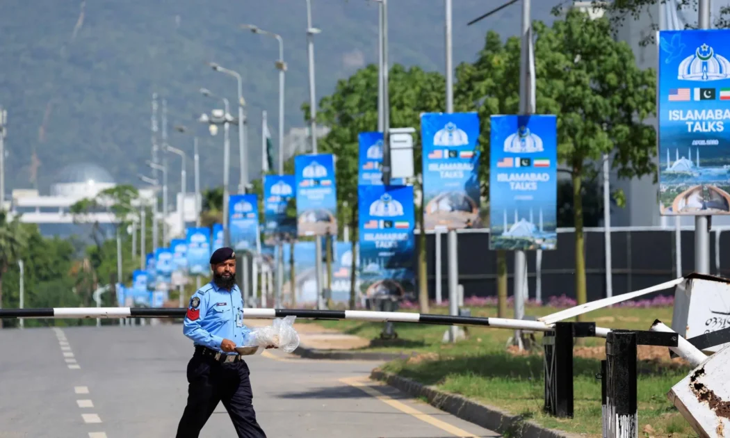 پاکستان کا کہنا ہے کہ مذاکرات کے دوسرے دور میں شرکت کے حوالے سے ایران کی جانب سے باضابطہ ردعمل کا ’ابھی تک انتظار ہے‘