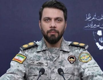 ٹرمپ کا کہنا ہے کہ گرائے گئے امریکی F-15 لڑاکا طیارے کے پائلٹ کو بچا لیا گیا ہے۔ ایران کا دعویٰ ہے کہ ریسکیو طیارہ بھی گرایا گیا۔