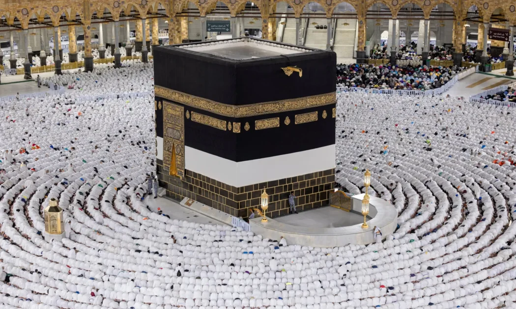 سعودی عرب نے عازمین حج کی کم از کم عمر 15 سال مقرر کرنے کا فیصلہ واپس لے لیا۔