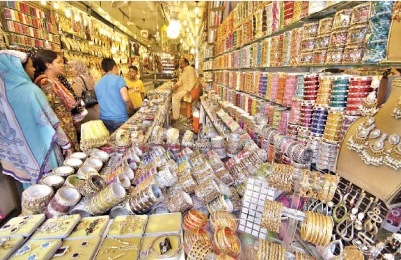 پنجاب حکومت نے تاجروں کے دباؤ کے درمیان عیدالاضحیٰ سے قبل بازاروں کے اوقات میں نرمی کر دی۔