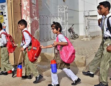 پنجاب حکومت نے سکولوں میں تین ماہ کی گرمیوں کی تعطیلات کا اعلان کر دیا۔