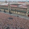 K-pop ستارے BTS نے میکسیکو میں 50,000 مضبوط ہجوم کو اپنی طرف متوجہ کیا۔