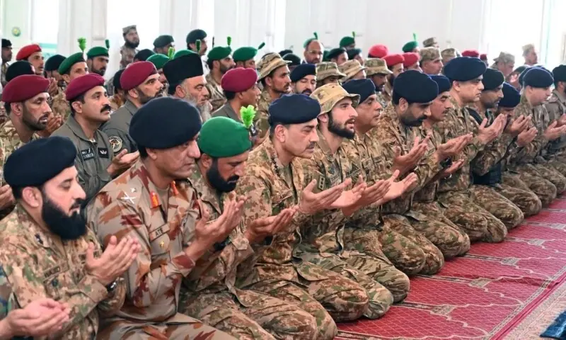 فیلڈ مارشل عاصم منیر کا عیدالاضحیٰ پر ژوب کا دورہ، مغربی محاذ پر موجود فوجیوں سے ملاقات: آئی ایس پی آر