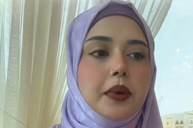 کنول آفتاب کو حج کے دوران میک اپ پہننے کا دفاع کرنے پر تنقید